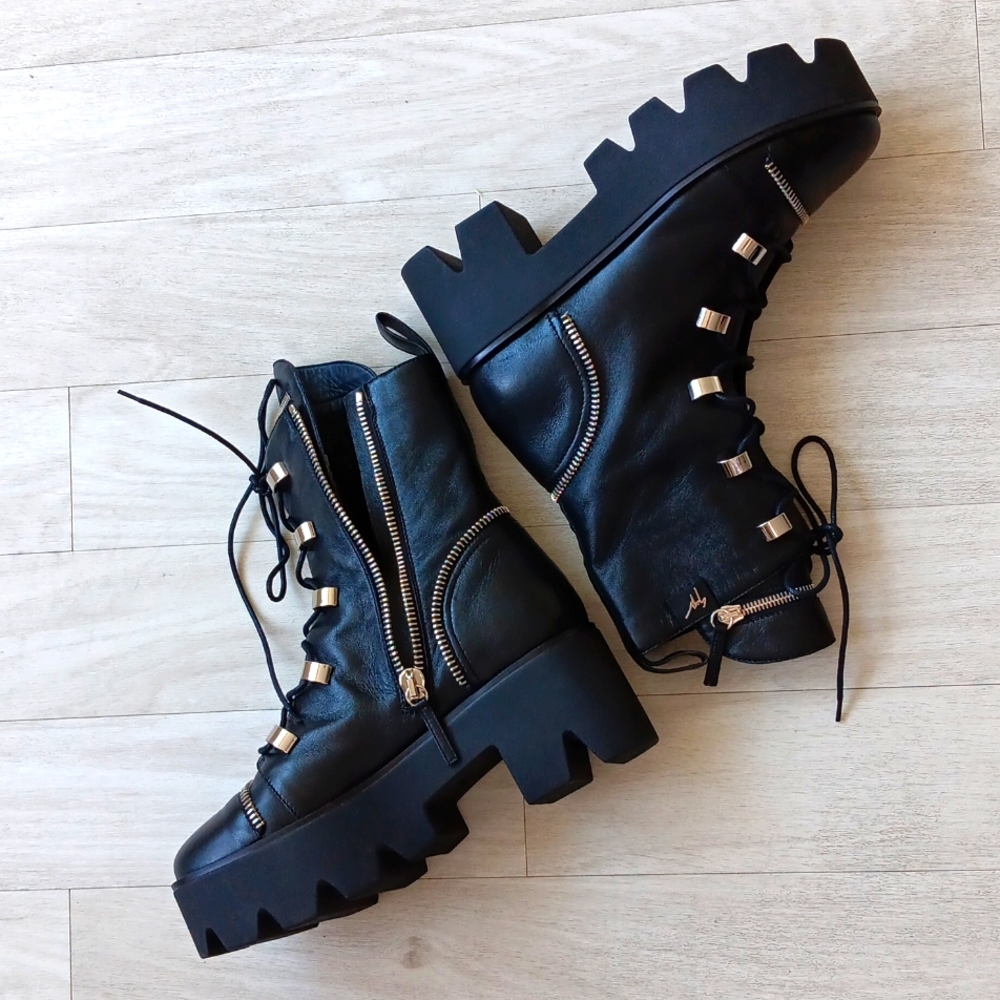 Giuseppe Zanotti women's boots. Made in Italy. Size 40.